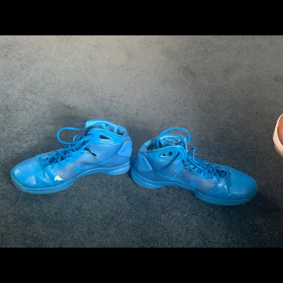 Nike Hyperdunk - Picture 2 of 4
